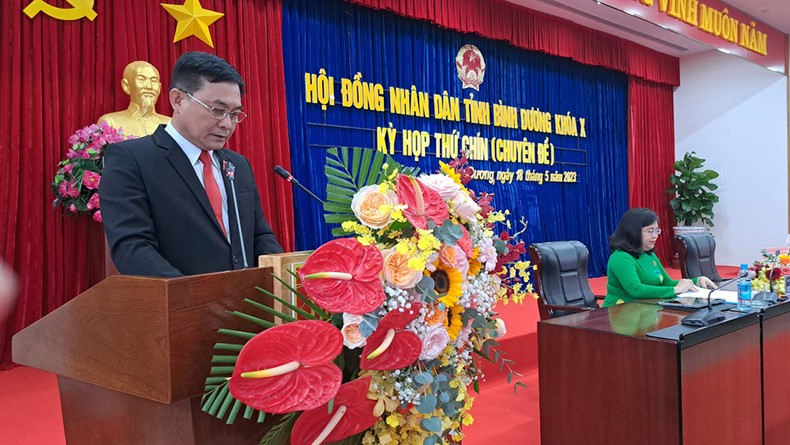 Đồng chí Nguyễn Văn Lộc, tân Chủ tịch HĐND tỉnh Bình Dương phát biểu tại kỳ họp.